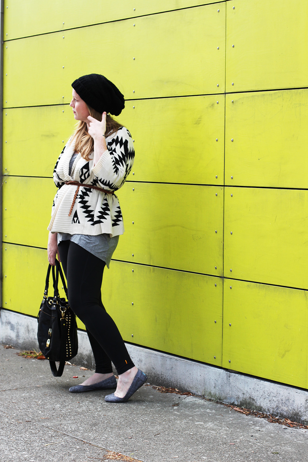 outfits with leggings: cardi + beanie undeniablestyle.com